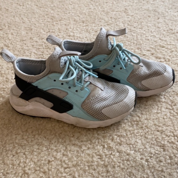 Ultra Huarache by Nike - Picture 3 of 7